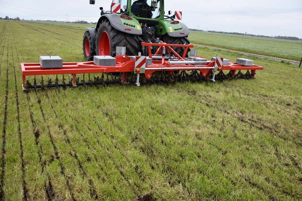 "Geen lucht in de bodem betekent geen grasgroei"