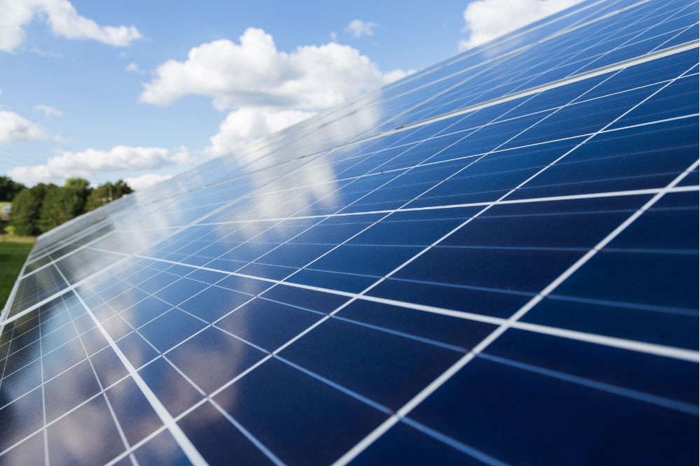 Terugleverkosten zonnepanelen ondernemers: check de voorwaarden