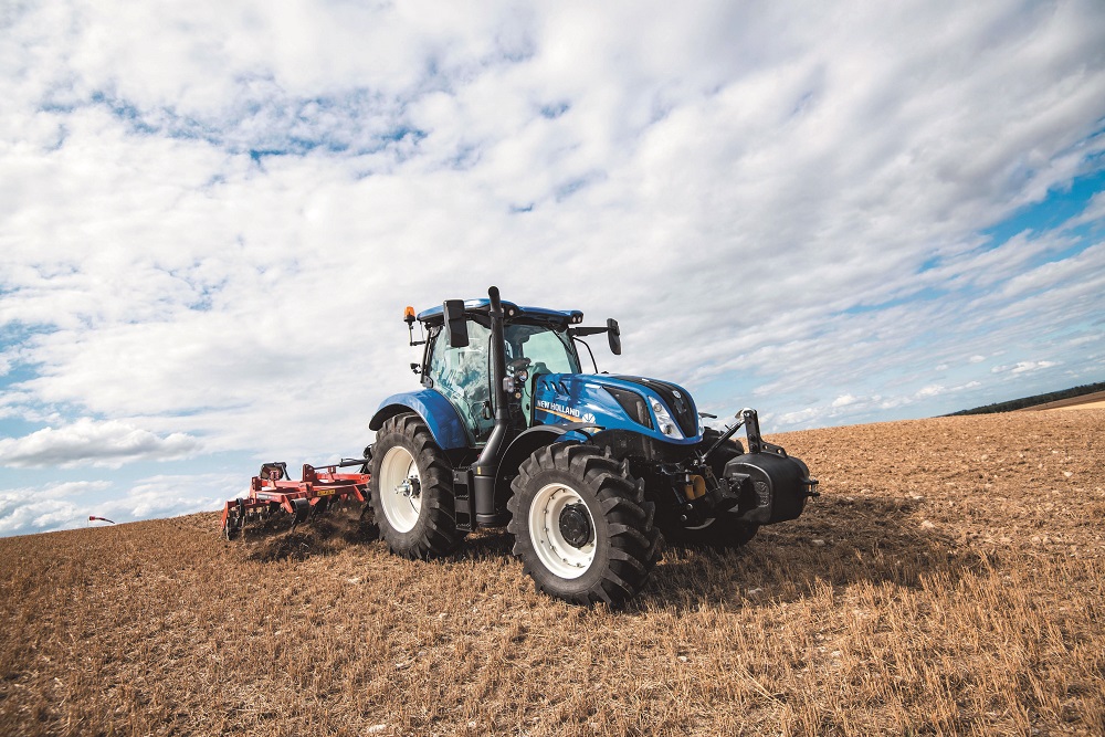 Sparex breidt Agricolour verfassortiment uit met New Holland blauw